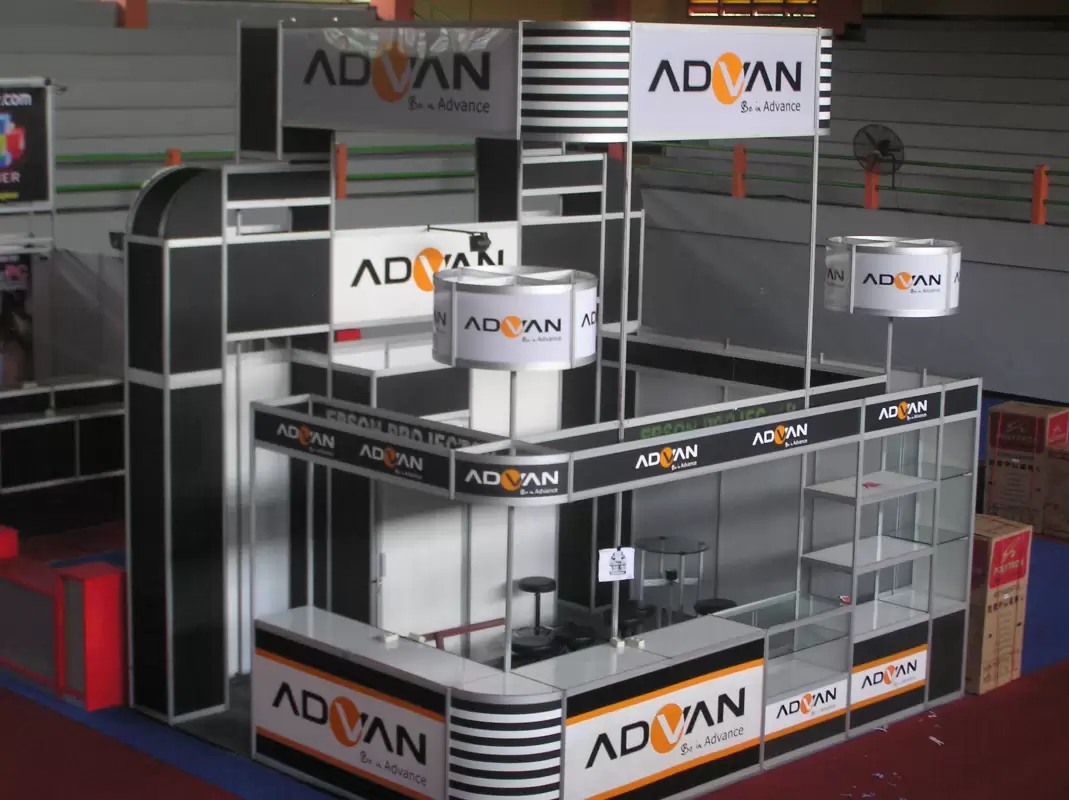 SPECIAL SYSTEM BOOTH ALLUMUNIUM R8 ADVAN - Project Gallery Image