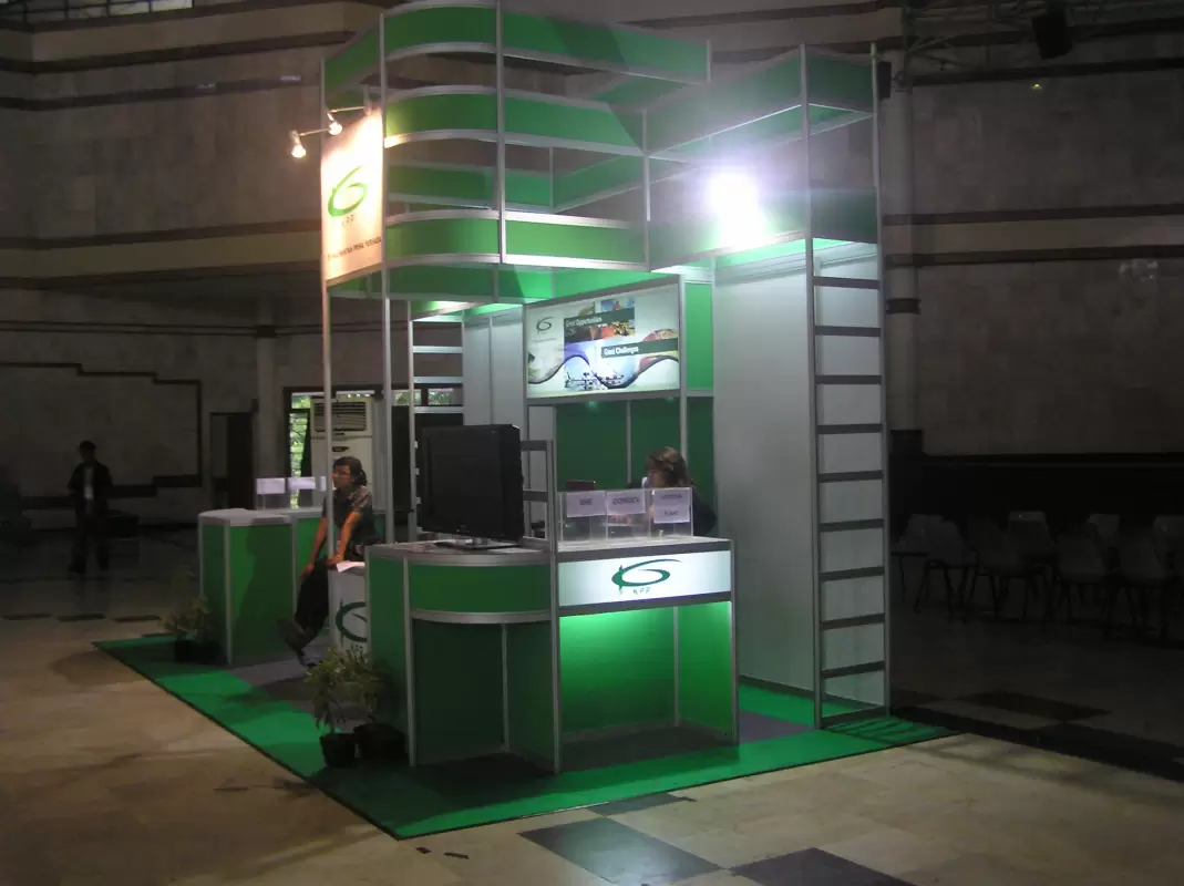 SPECIAL SYSTEM BOOTH ALLUMUNIUM R8 DI EVENT BURSA KERJA UPN - Project Gallery Image