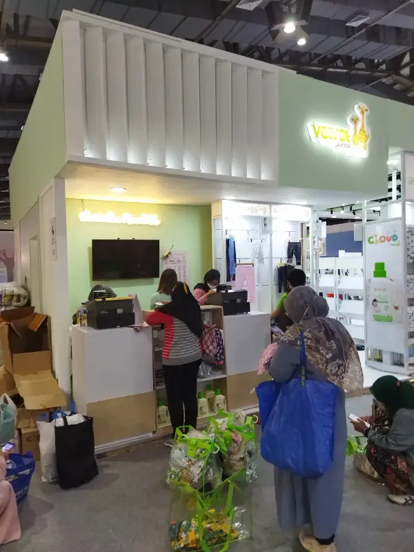 BOOTH VELVET JUNIOR - Project Gallery Image