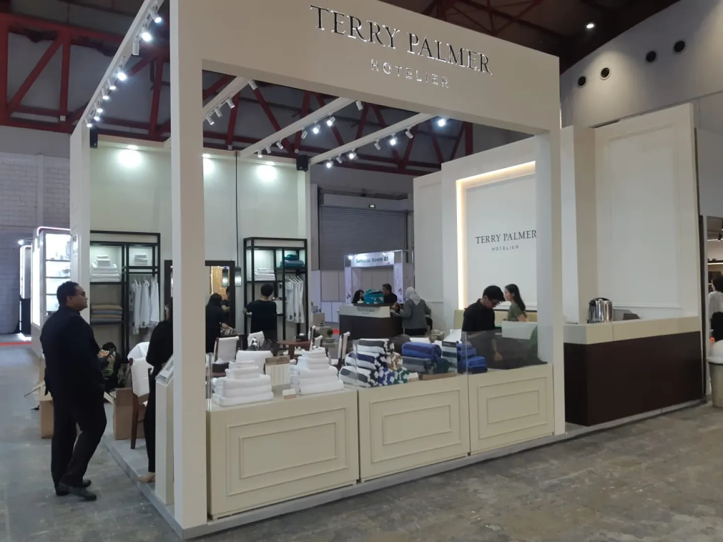 BOOTH TERRY PALMER - Special Booth Design di -