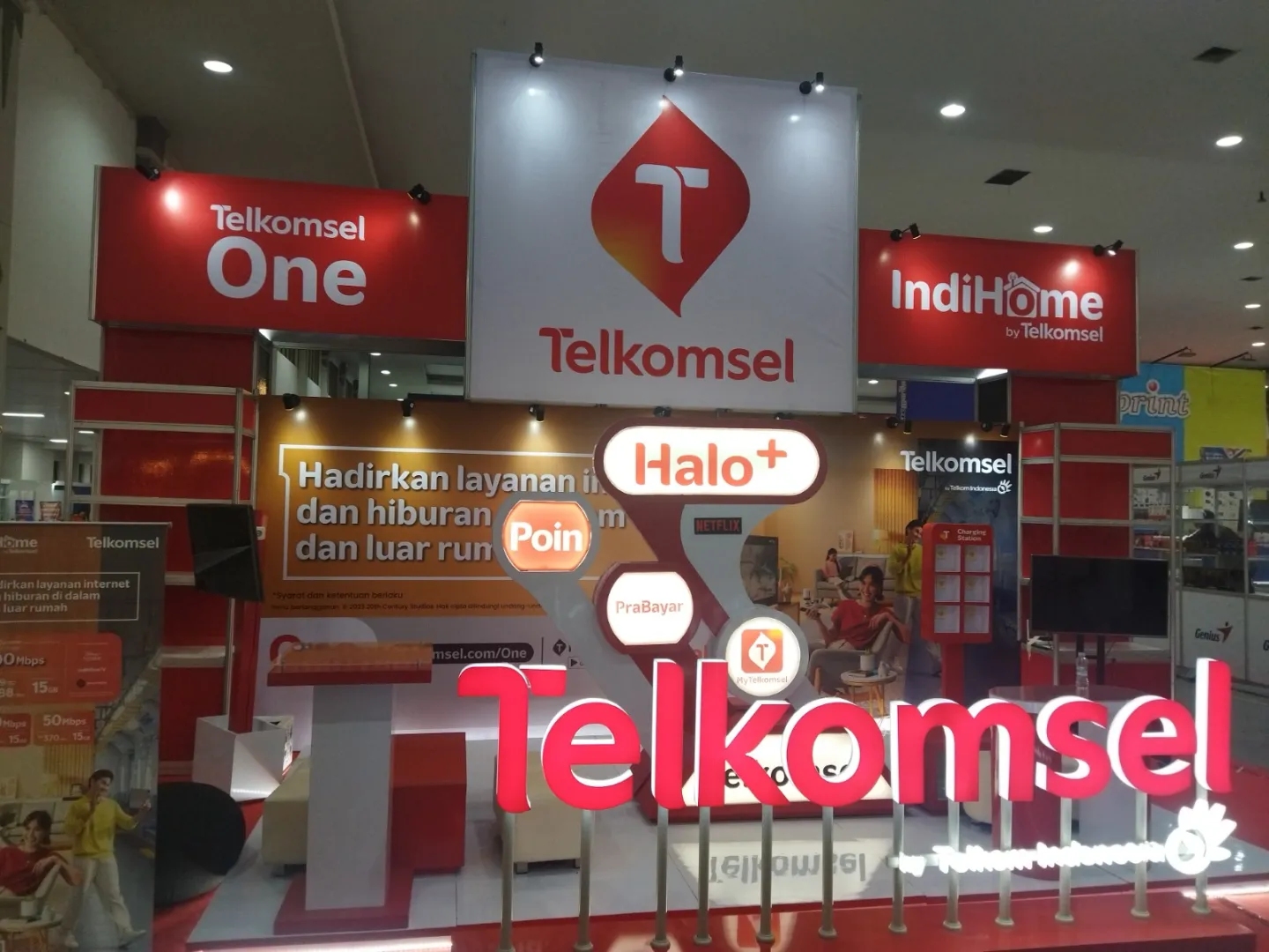 BOOTH TELKOMSEL - Special Booth Design di -