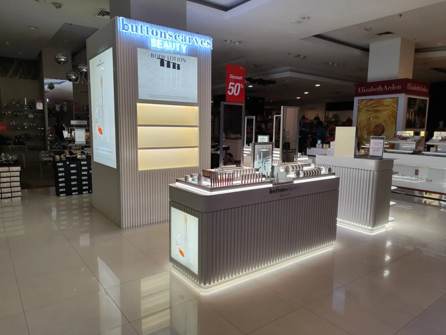 BOOTH BUTTONSCARVES BEAUTY - Special Booth Design di SOLO