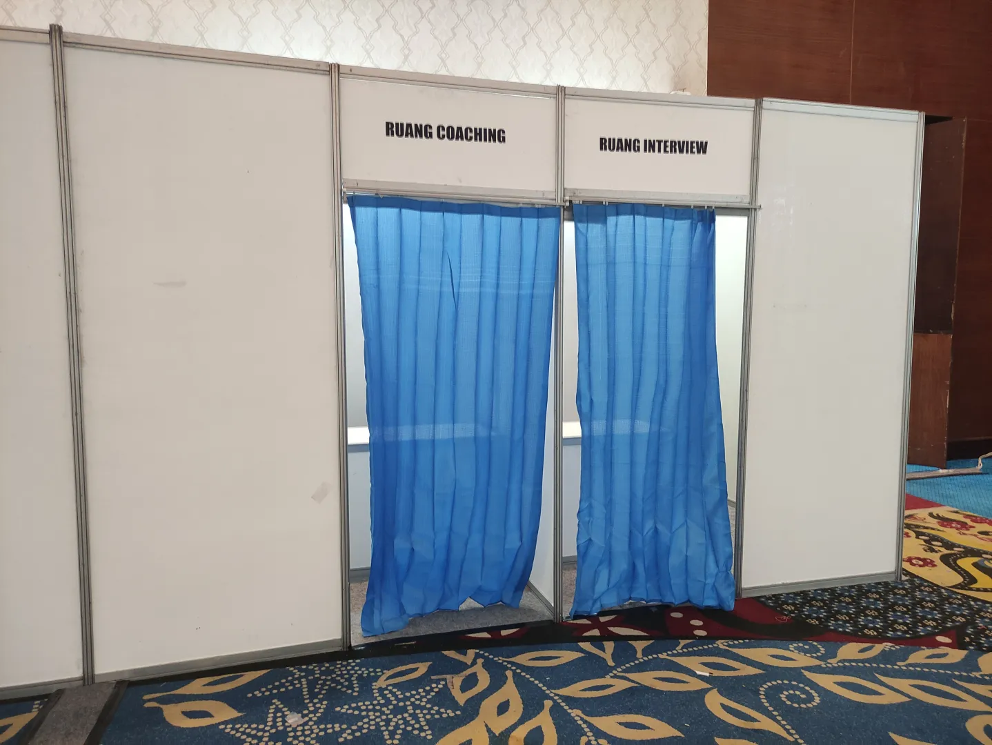 STAND AMIKOM HOTEL SAHID - BOOTH STANDART R8 di YOGYAKARTA