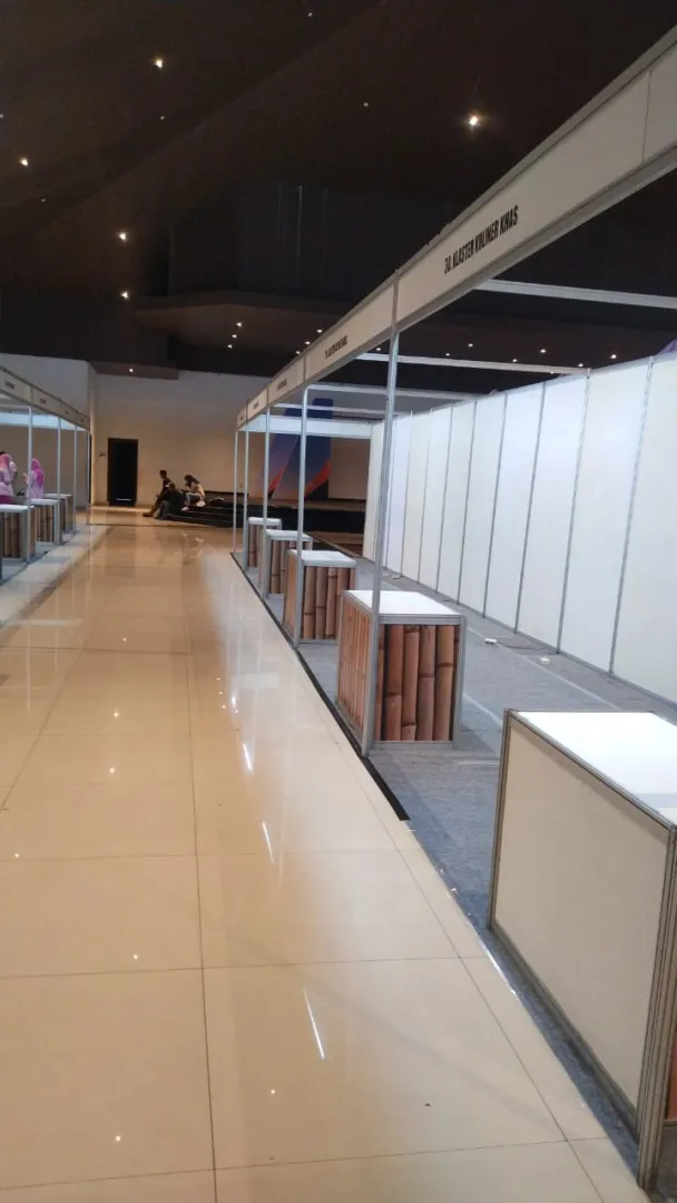 STAND STANDARS R8 KARANGANYAR - BOOTH STANDART R8 di KARANGANYAR
