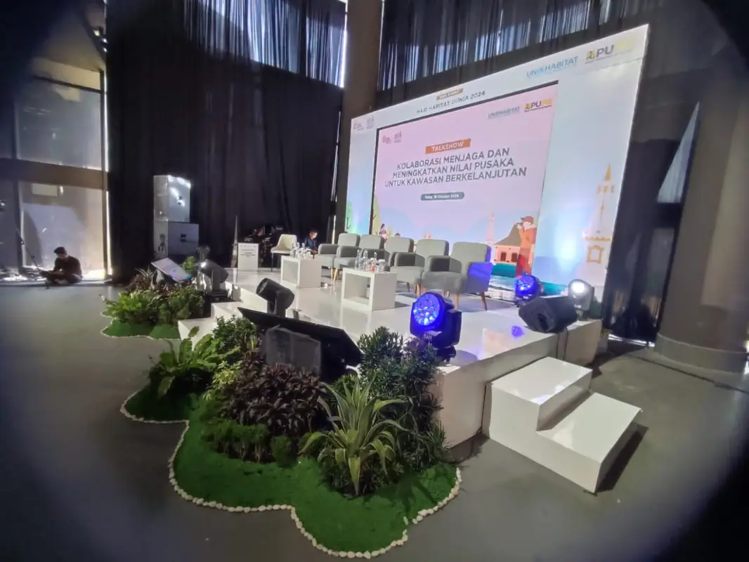 TALK SHOW UGM (SEWA SOFA GIK) - Project Gallery Image