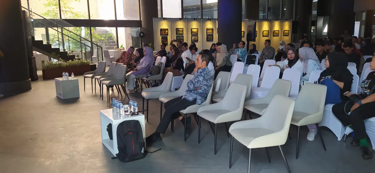 TALK SHOW UGM (SEWA SOFA GIK) - Project Gallery Image