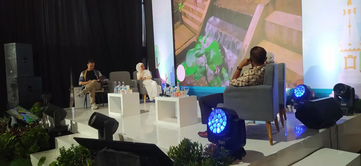 TALK SHOW UGM (SEWA SOFA GIK) - Project Gallery Image