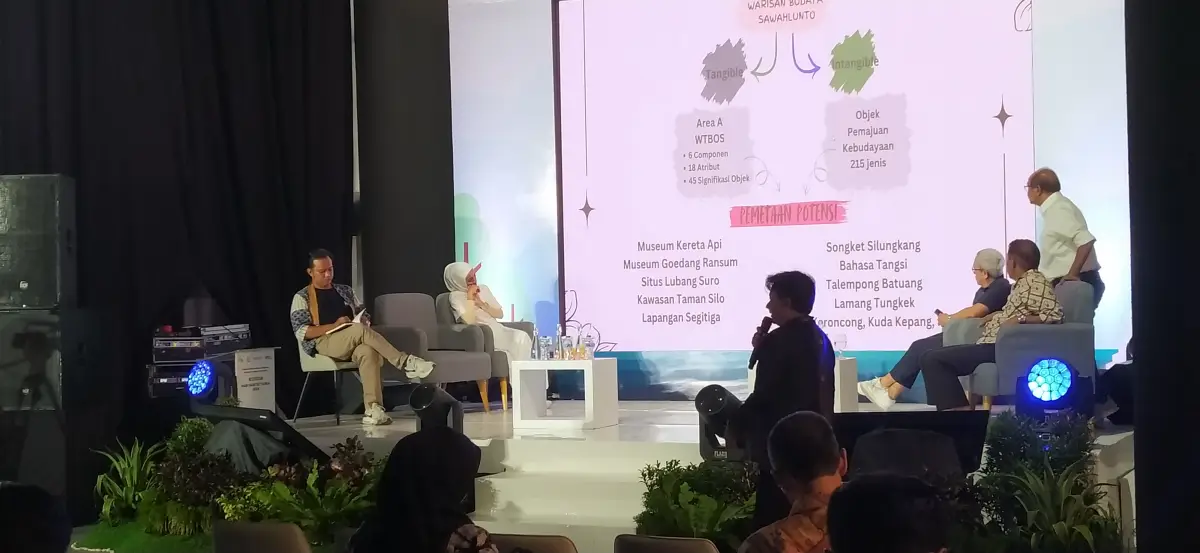 TALK SHOW UGM (SEWA SOFA GIK) - Project Gallery Image
