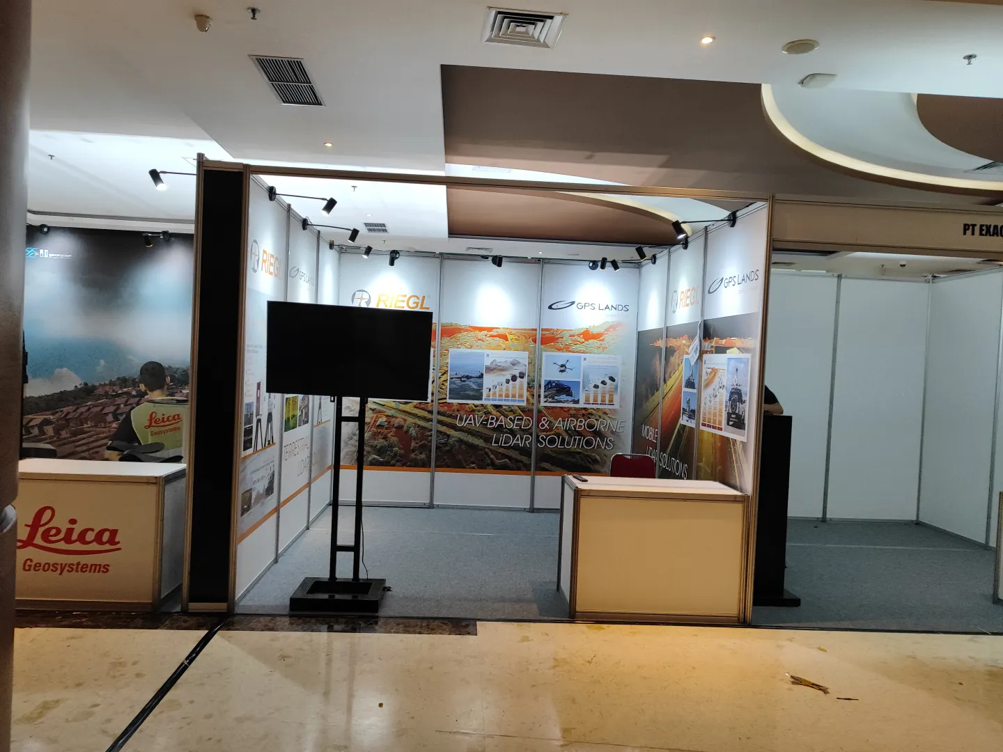 STAND LASER (ALANA HOTEL) - BOOTH STANDART R8 di YOGYAKARTA