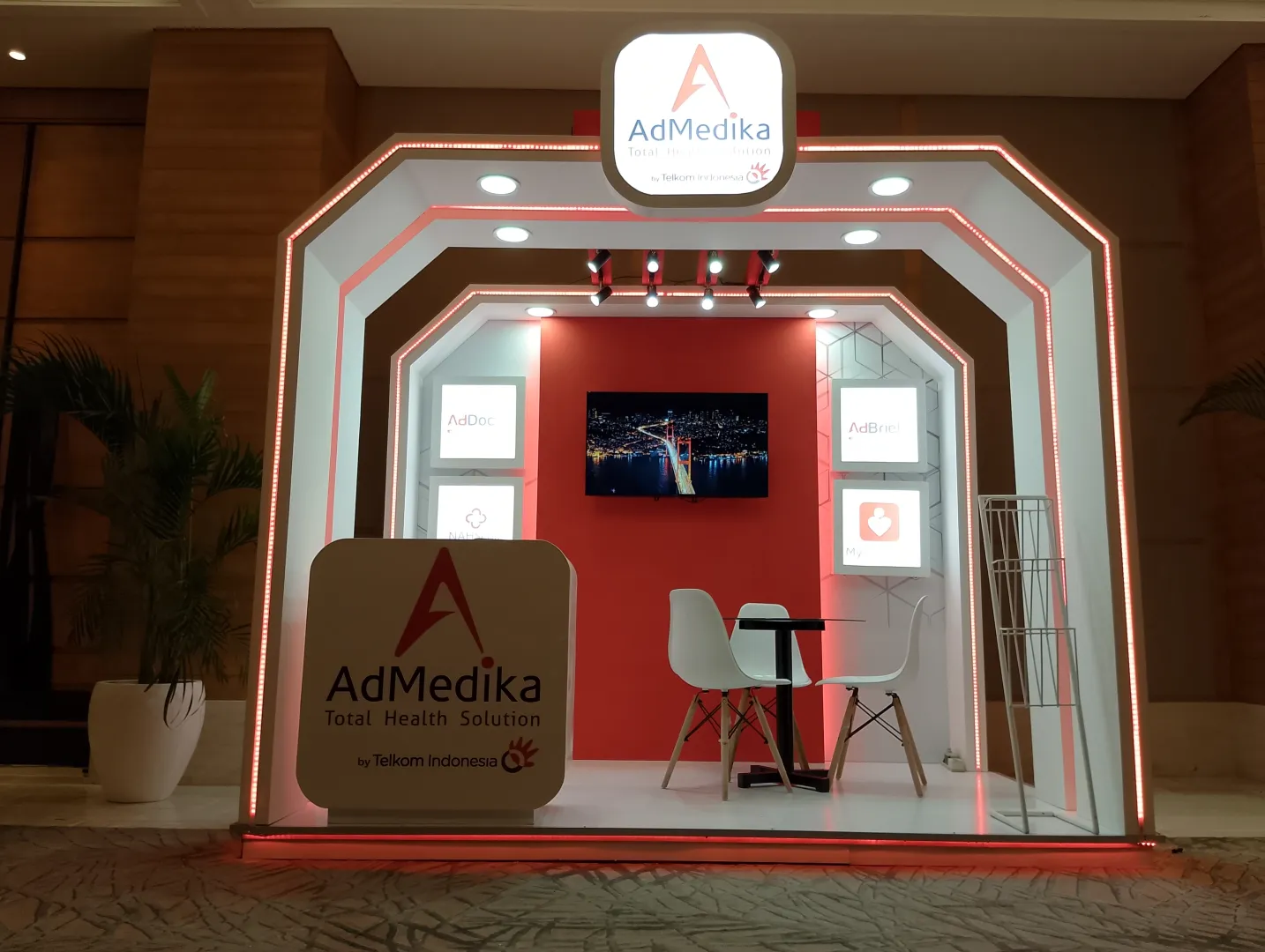 BOOTH ADMEDIKA PRAMANA BALI - Special Booth Design di BALI